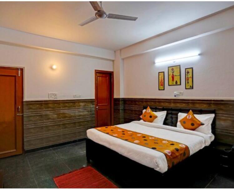 Hotel Aditya Residency Near Sector 63 Metro Station نويدا المظهر الخارجي الصورة