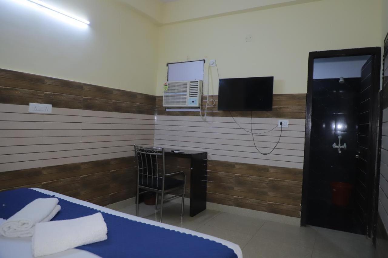 Hotel Aditya Residency Near Sector 63 Metro Station نويدا المظهر الخارجي الصورة