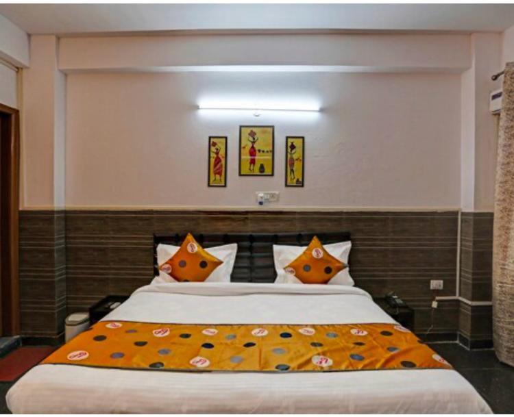 Hotel Aditya Residency Near Sector 63 Metro Station نويدا المظهر الخارجي الصورة
